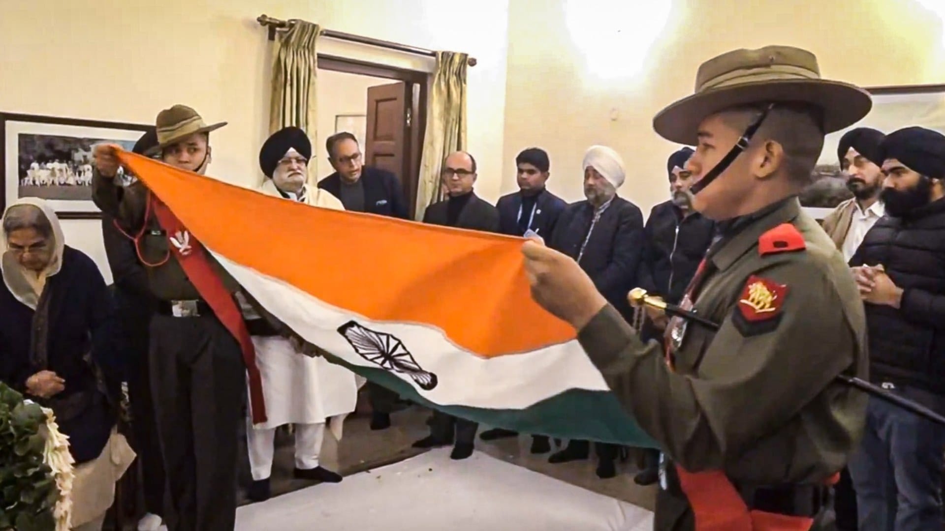from Amit Shah to Sonia Gandhi, everyone went to his home to pay their respects to former PM Manmohan Singh