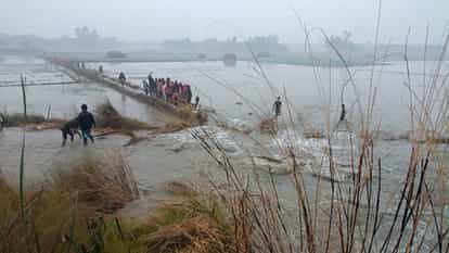 Raebareli: Villages and fields flooded with water in Unchahar.