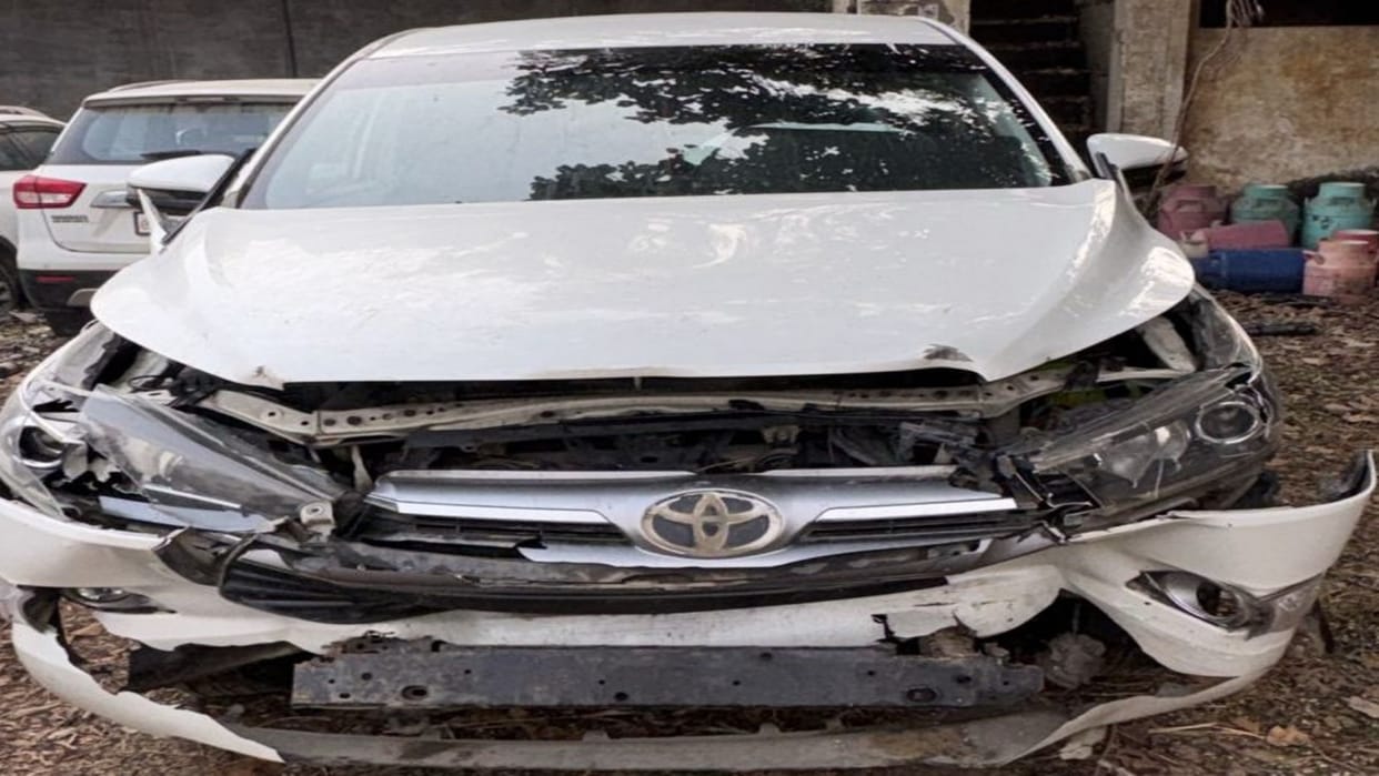Chittaurgarh News Smugglers hit narcotics vehicle one injured and two others injured in firing