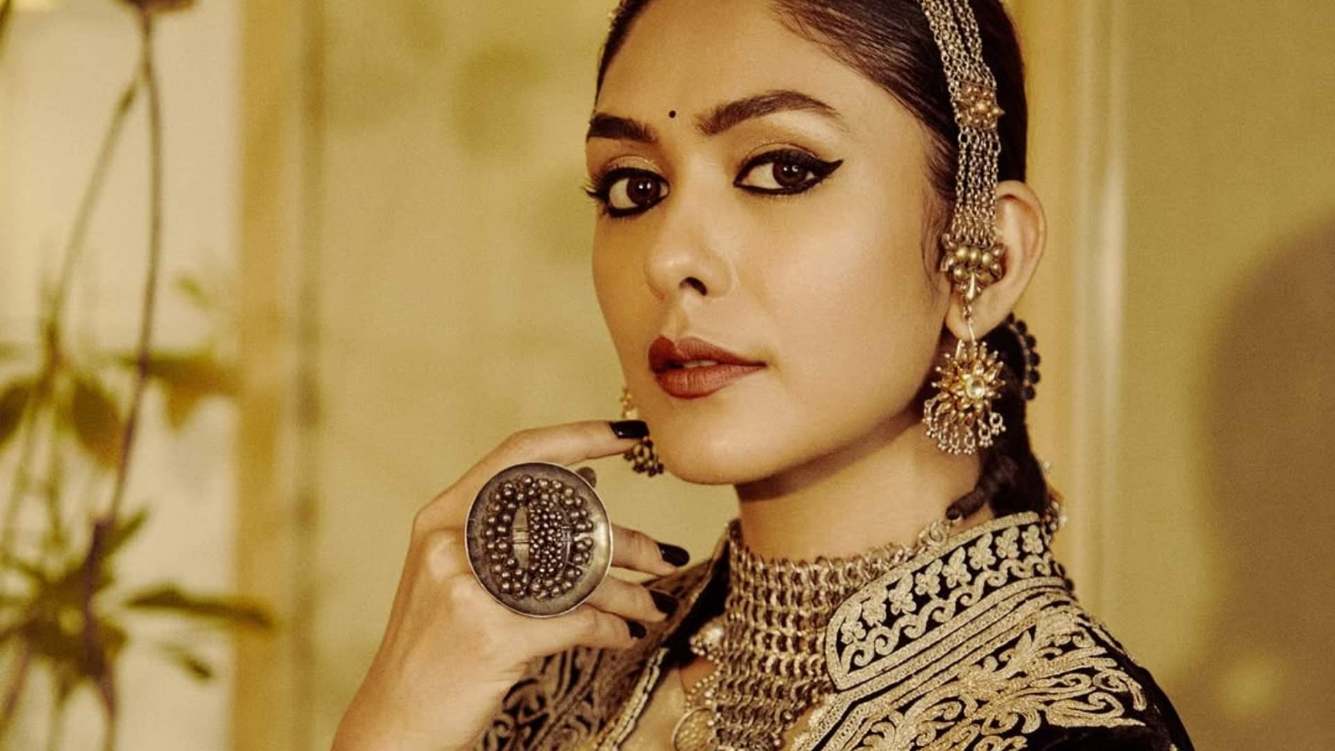 Mrunal Thakur Shares Her Super 30 movie Audition Clip Director Vikas Bahl Reveals Why He Was Struck