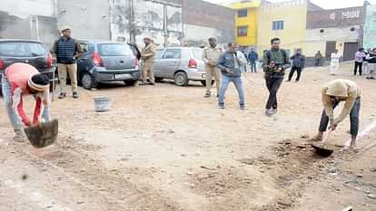 UP: Digging started to build a police post near Jama Masjid in Sambhal, there was going to be a ruckus... SDM took charge Police post will be built near Jama Masjid in Sambhal