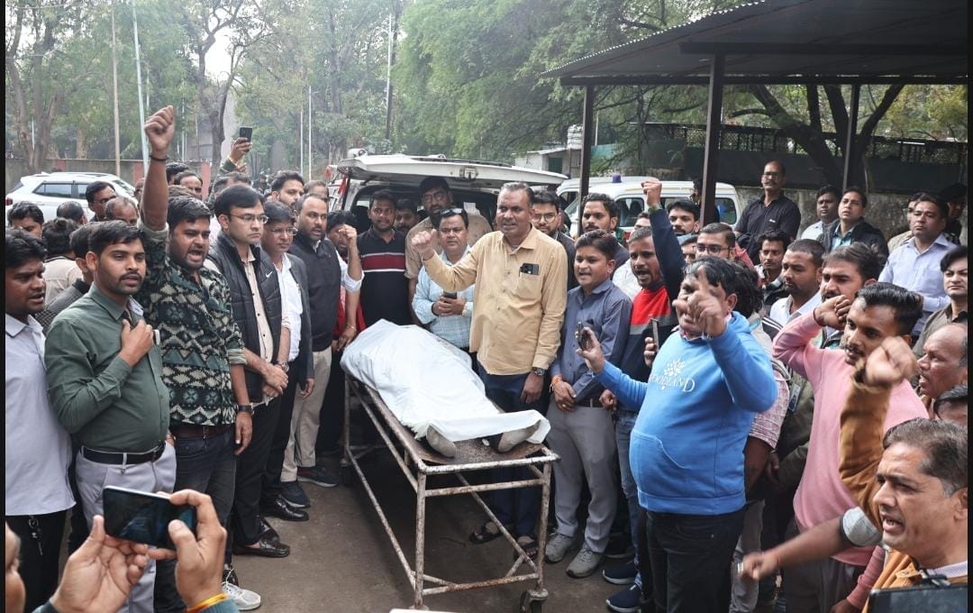 Indore: No clue found about the doctor's killers, doctors protested at MY Hospital