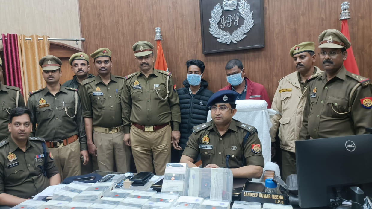 Gorakhpur GRP arrested three mobile thieves, used to steal from trains and stations