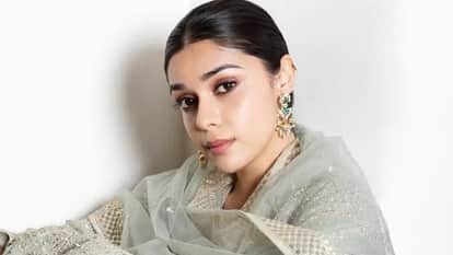 Naagin 7 Cast As Priyanka Chahar Choudhary Namik Paul Eisha Singh And Karan Kundrra