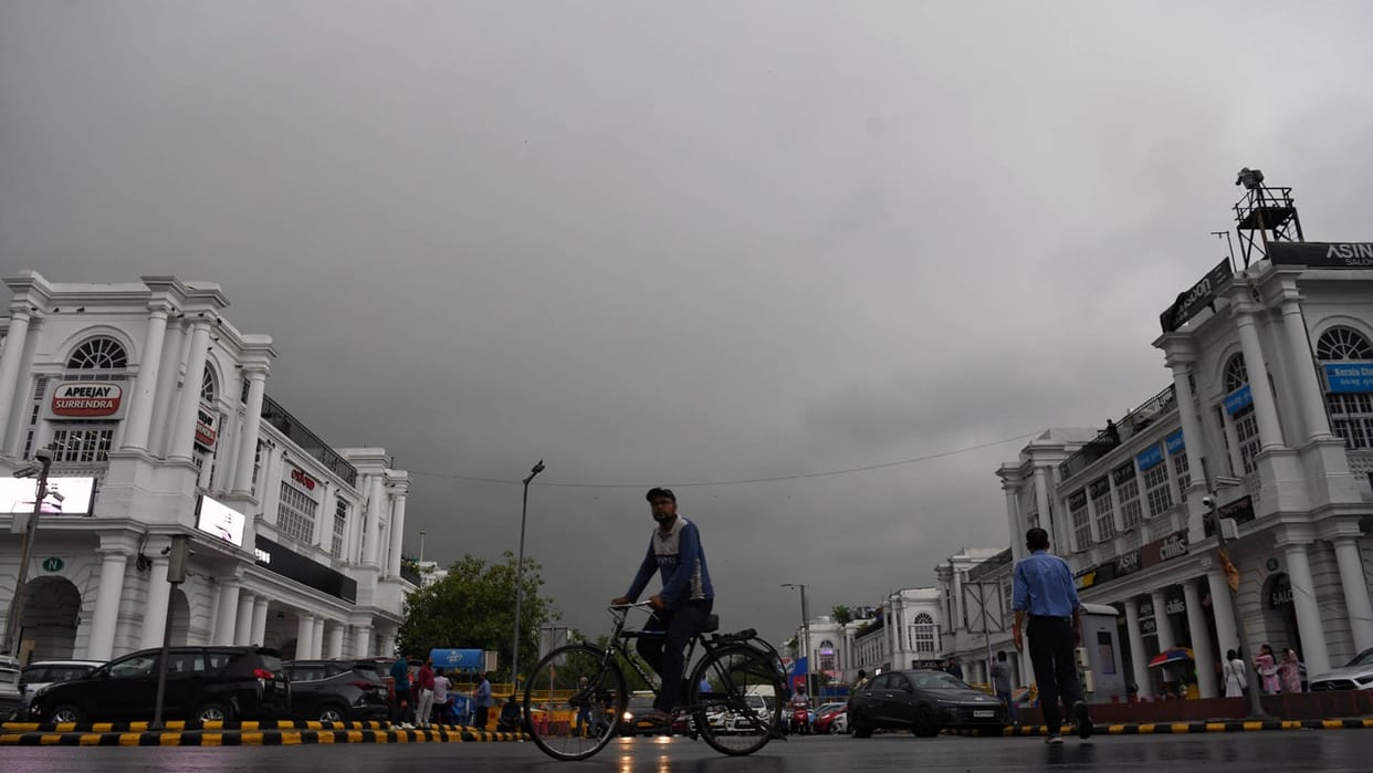 Delhi Traffic Advisory Vehicles will not be able to go to Connaught Place from 8 pm on New Year s Eve