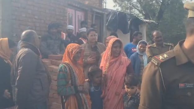 Administration scared by the threat of self immolation by women team went on the complaint of Nagar Panchayat