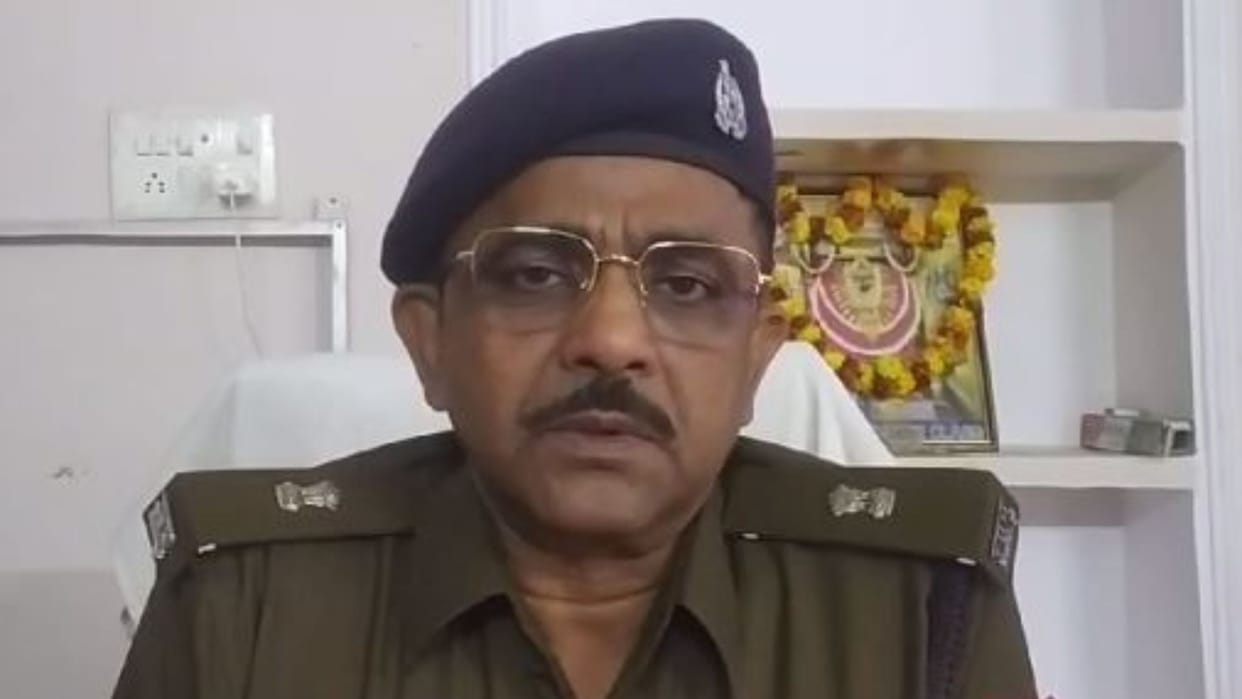 UP 17 trucks fled under police surveillance three arrested SP suspended policemen know matter