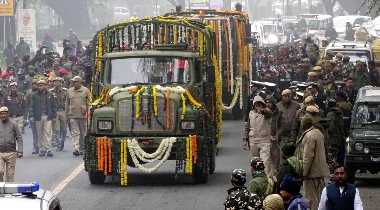 JP Nadda super PM jibe as Congress mounts attack on BJP over Manmohan Singh funeral Latest News Update