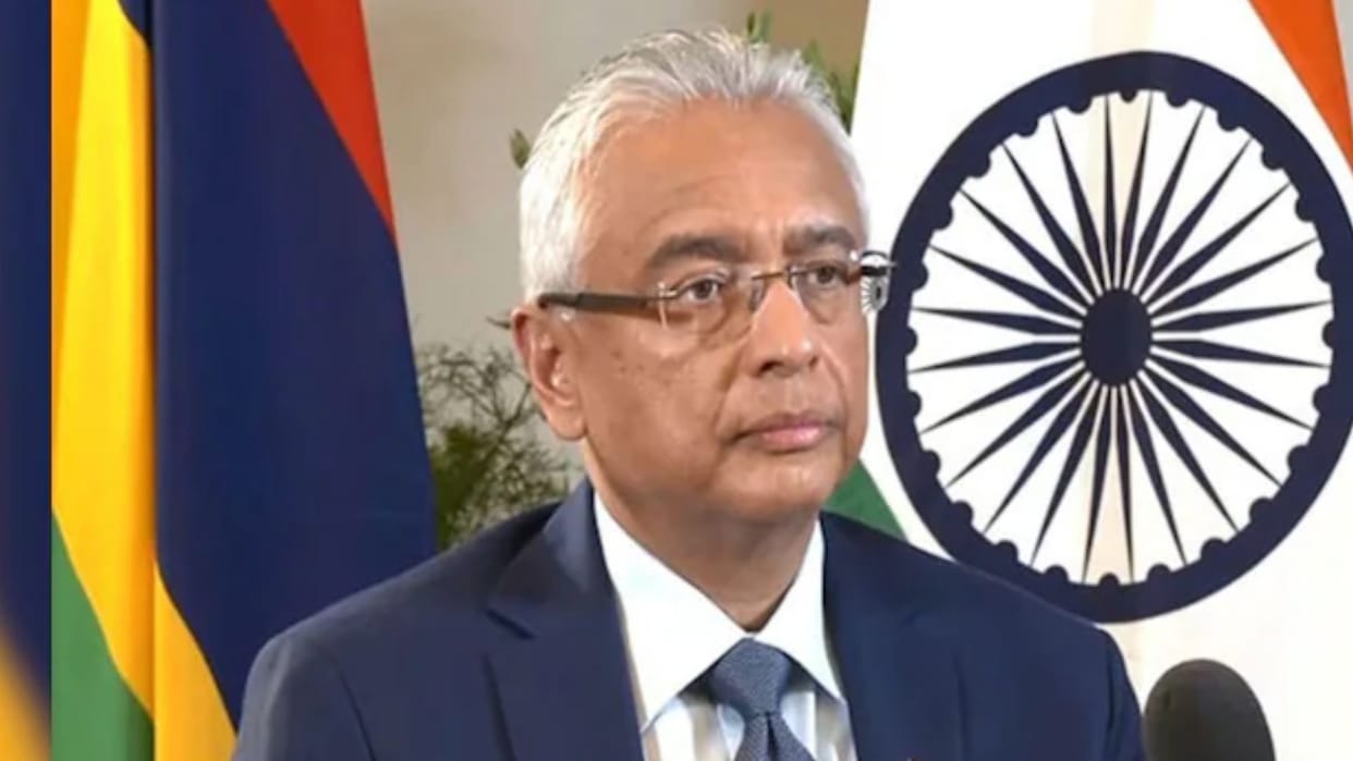 Mauritius announces flying flag half mast as mark of respect to Manmohan Singh news in hindi