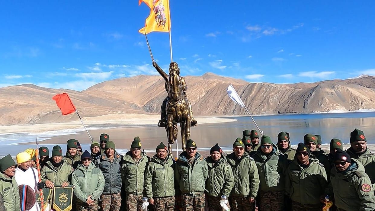 Ladakh News: Shivaji Maharaj's statue unveiled in the serene valleys of Ladakh, the statue built 14,300 feet h