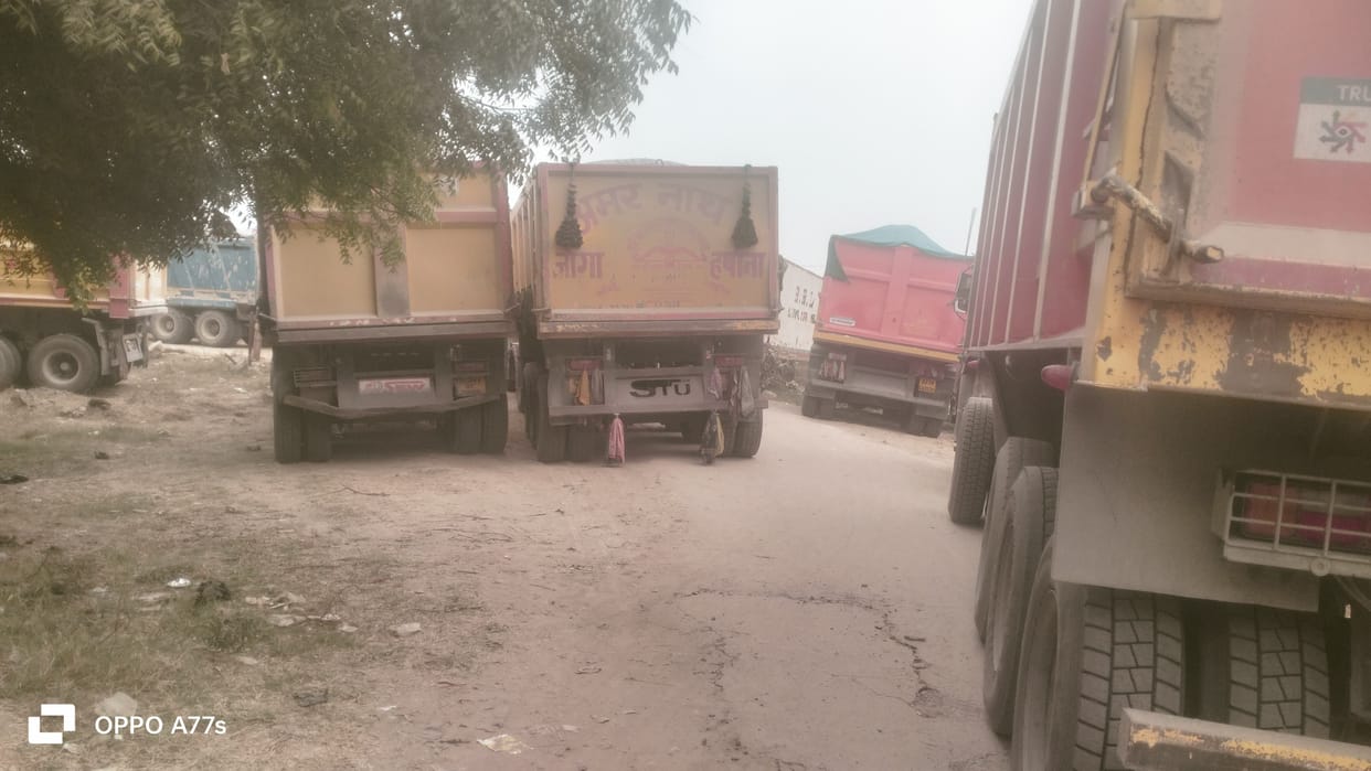 Rapid action against mining mafia causes panic 22 dumpers seized in four hours Big syndicate exposed in Agra