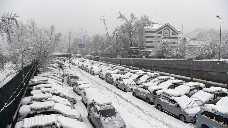 J&k Weather: Possibility Of Heavy Snowfall On New Year, Gulmarg Colder 