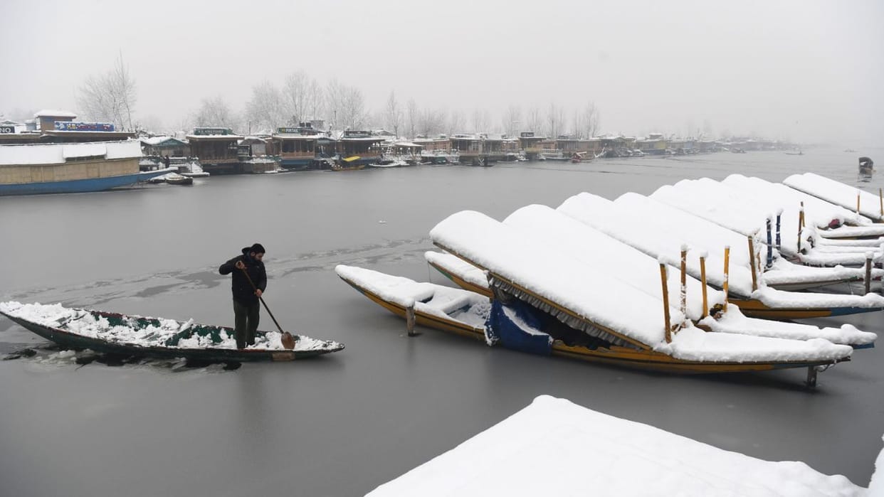 J&K Snowfall: 'Chillai Kalan' begins in Kashmir, severe cold will remain for 40 days, winter increases difficu