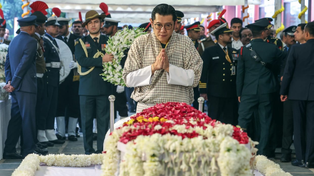 Special prayers for Manmohan Singh held across Bhutan; King attends funeral