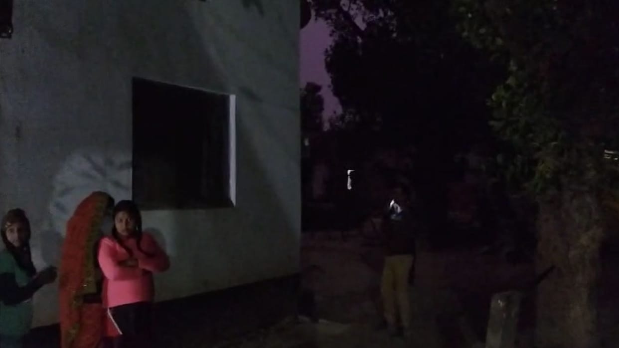 Bullying in Jaunpur Even after the administration gave possession the goods were thrown out, the victims