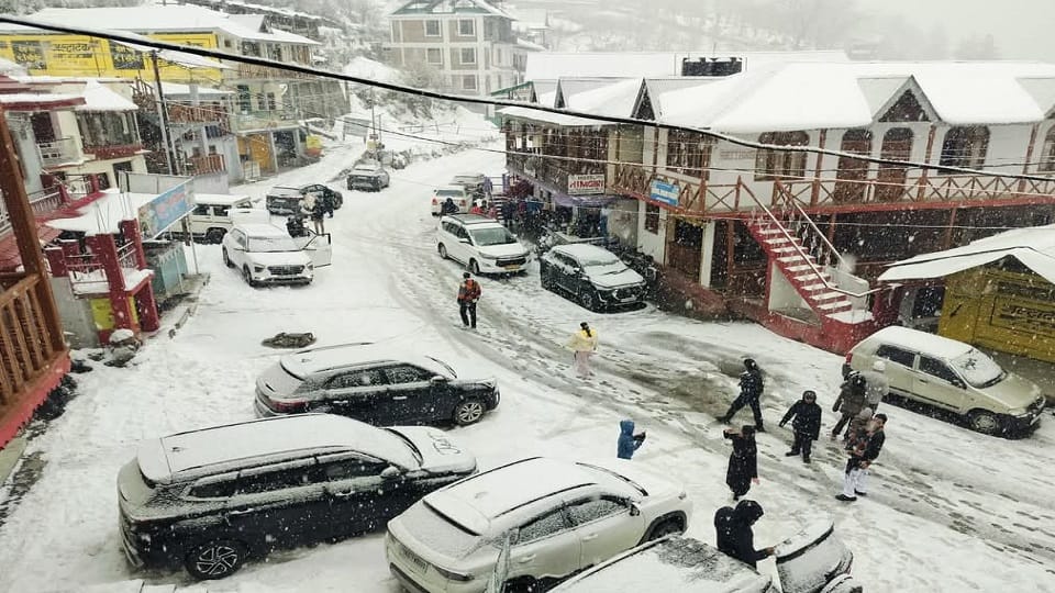 Uttarakhand Weather: today light rain is possible in the hilly areas.