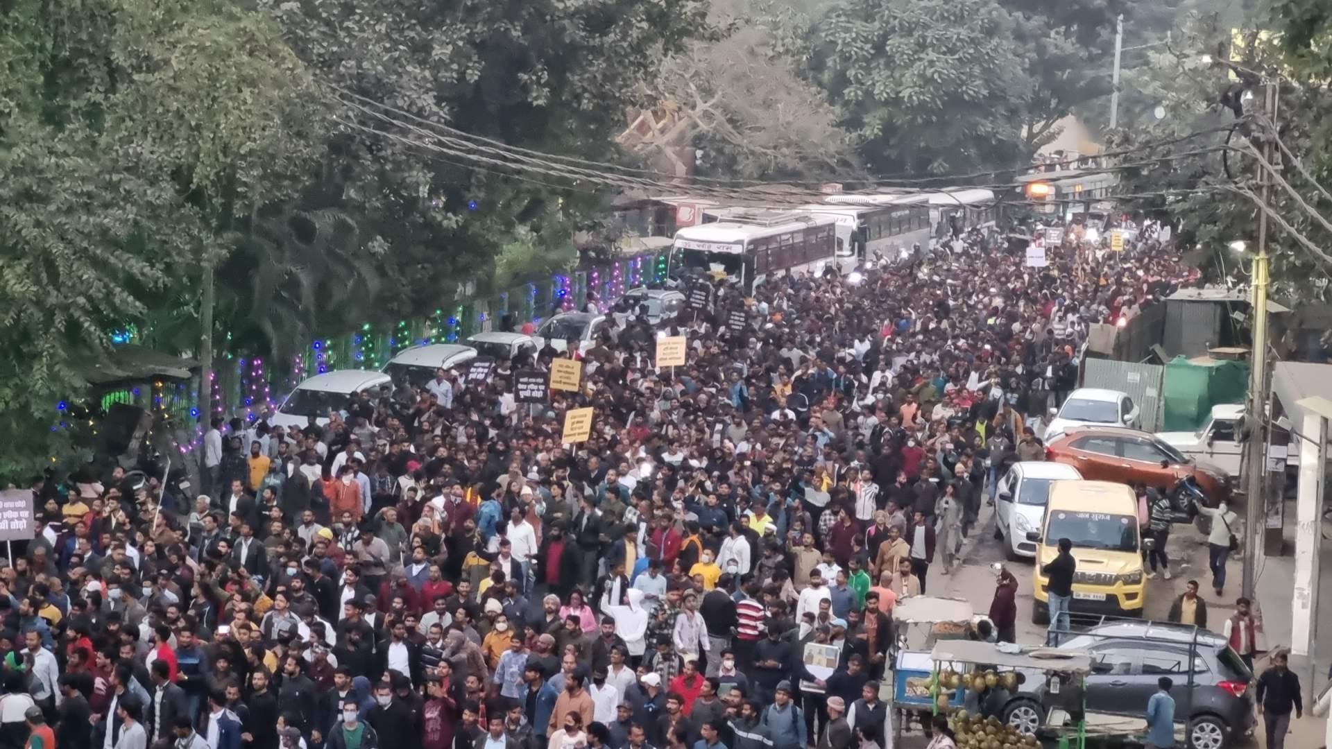 Bihar News : BPSC Exam cancel issue in News after Prashant Kishor leadership chance of lathicharge in patna