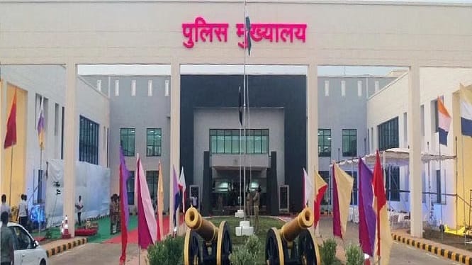 Police officer suicide in Chhattisgarh PHQ Raipur: body found in barrack