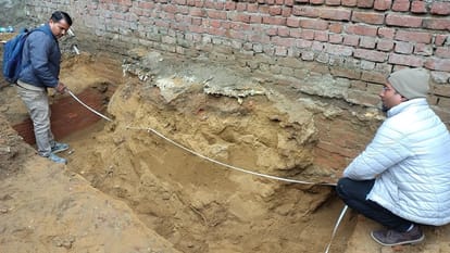 Sambhal News Chandausi Stepwell More than 15 feet of digging was done in search of a well in Sambhal