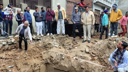 Sambhal News Chandausi Stepwell More than 15 feet of digging was done in search of a well in Sambhal