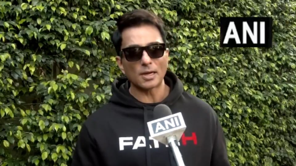 Actor Sonu Sood says former PM Dr Manmohan Singh was a visionary salute to him