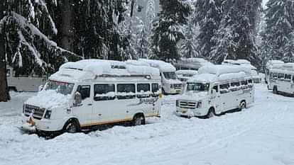 Himachal Weather Mountains covered in snow cold ten thousand tourists stranded in Solanganala rescued