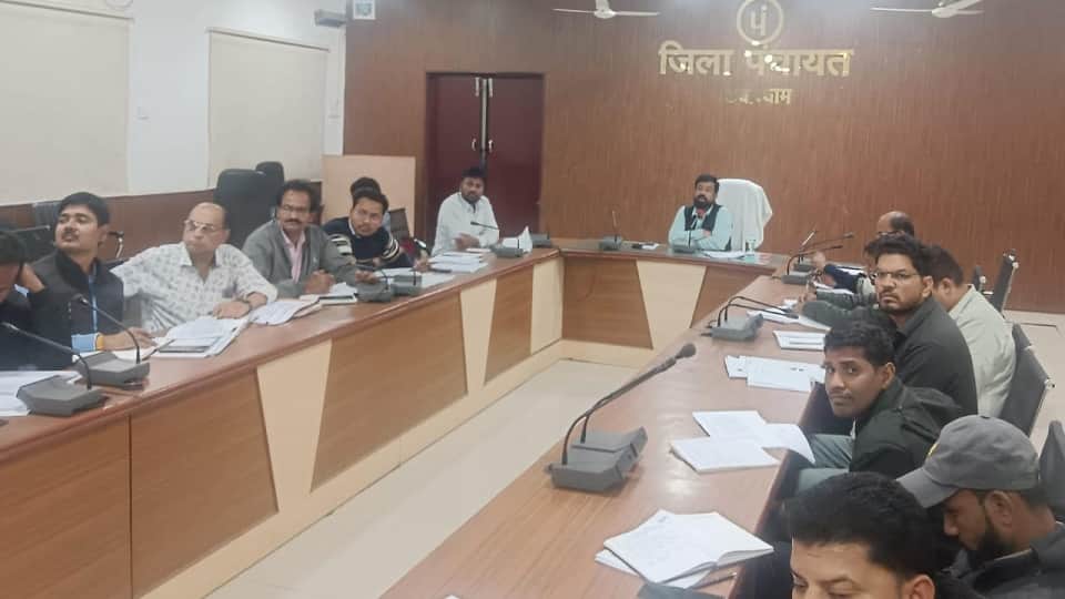 पंचायत सीईओ ने की समीक्षा बैठक