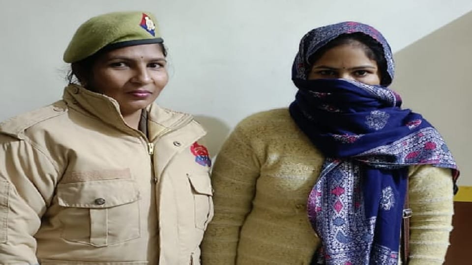 Honeytrap gang member Reena Sagar arrested had blackmailed a young man by making his obscene video in Bareill
