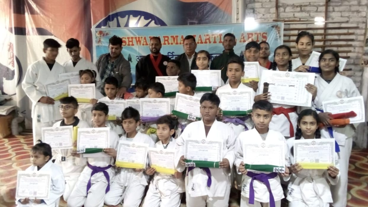 Winning participants were honored in MP competition players were excited