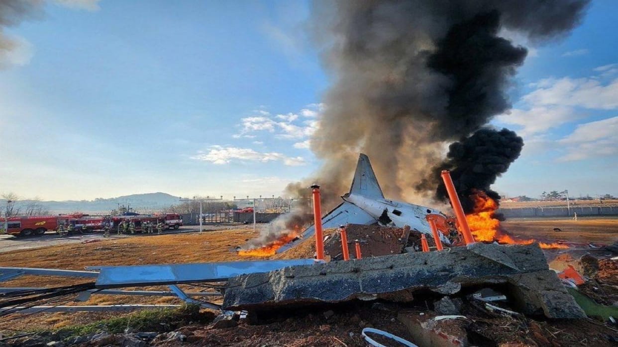 south korea plane crash pilot issue mayday warning minutes before deadly accident