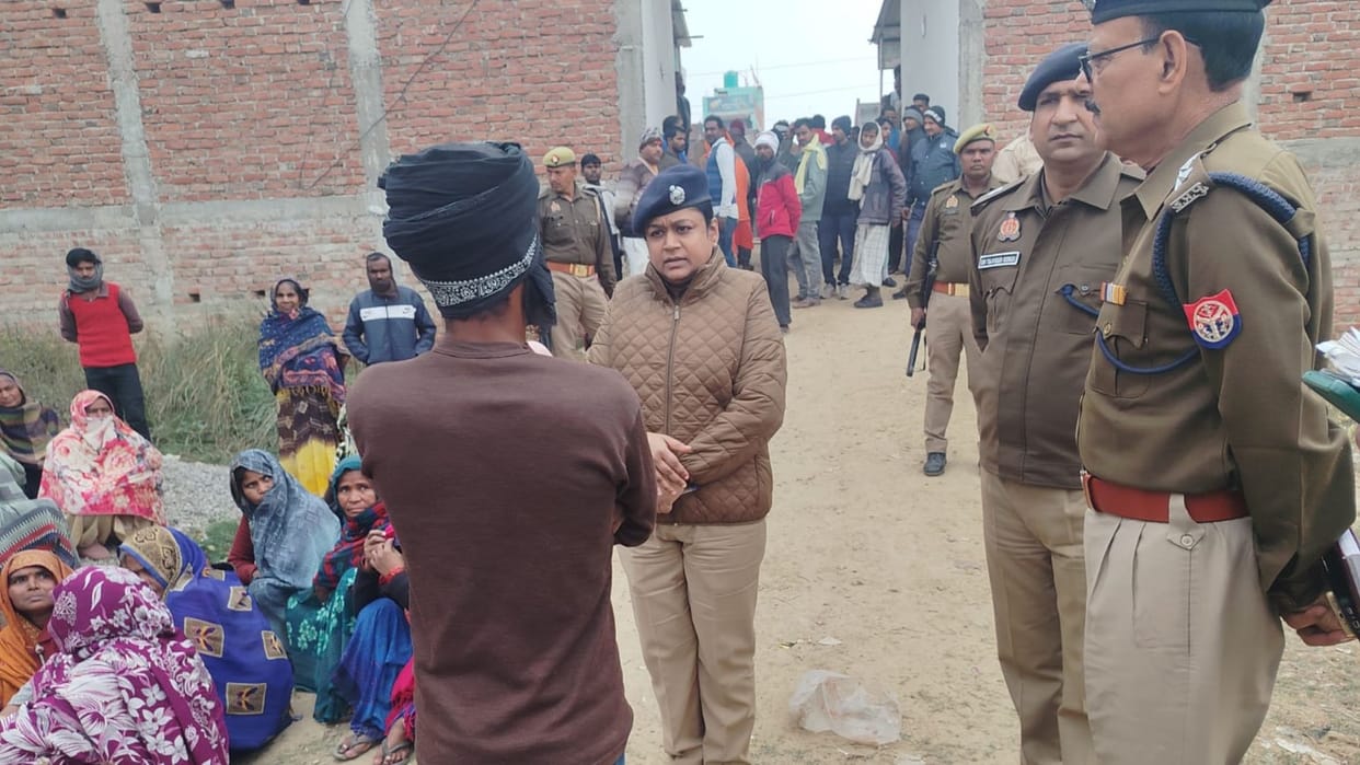 Eight-year-old girl commits suicide in Bhadohi terrifying step closed room brother sister informed father