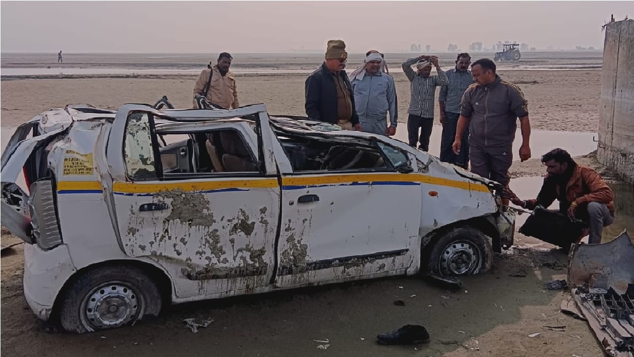 Car which met with an accident after looking at Google Map was pulled out of river after 35 days