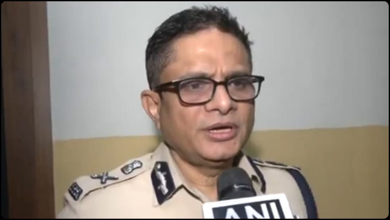 West Bengal DGP writes to MEA on fake passport issue; requests Centre to', News in hindi
