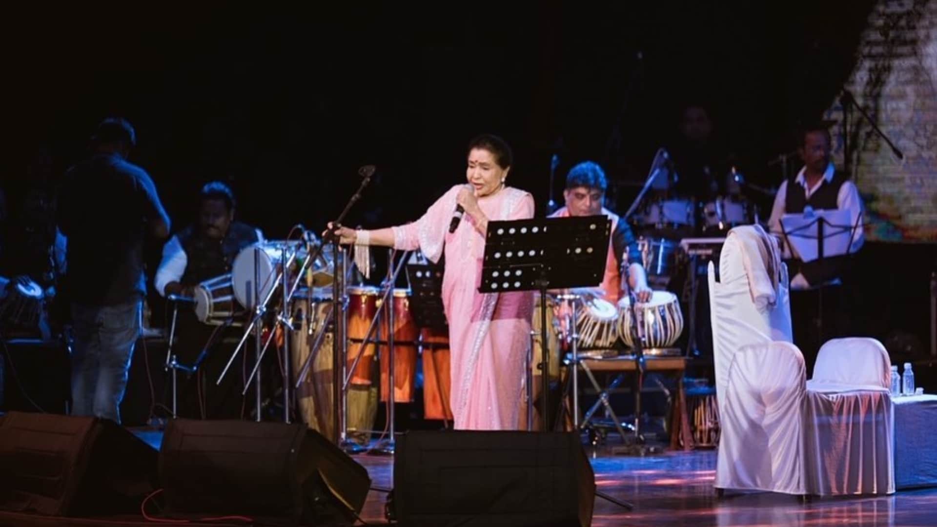 Asha Bhosle Dance Sing On Karan Aujla Tauba Tauba vicky kaushal Wows Fans Reaction says Legend For A Reason