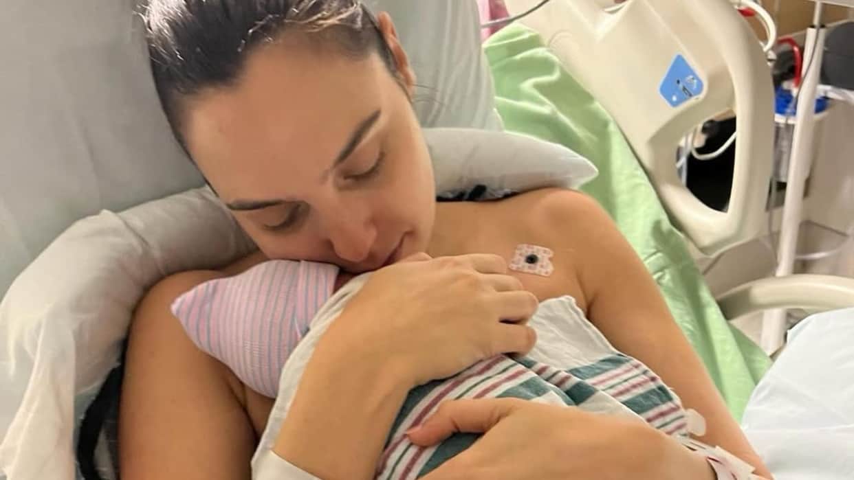 Gal Gadot Reveals Underwent Emergency Surgery After 4th Pregnancy wonder woman says All I Wanted Was To Live