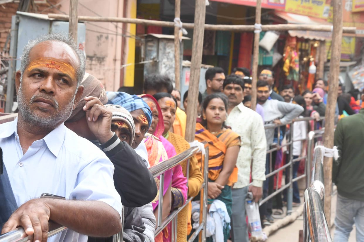 Sawan and Mahashivratri protocol implemented for New Year Darshan barricading from road to temple