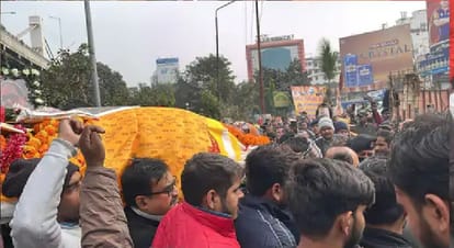 Bihar News : Today the last rites of Acharya Kishore Kunal at Konhara Ghat, Hajipur, Patna, Mahavir Mandir.