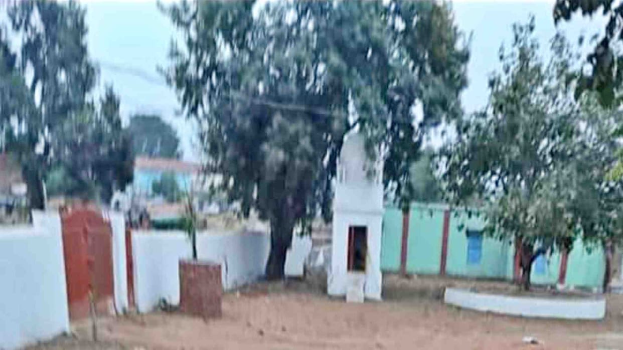 Damoh: Fraud in the name of construction of tin shed of temple, CEO freezes accounts