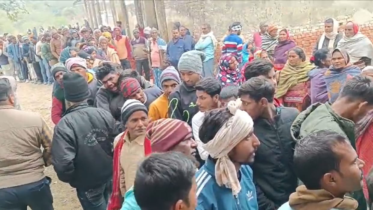 The wait is over, urea was distributed in the presence of police