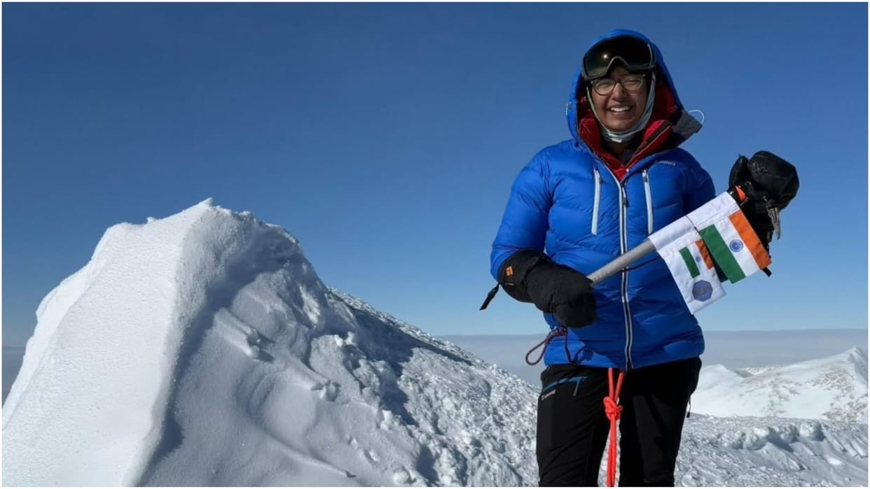 Kaamya Karthikeyan Youngest Female In World To Climb Highest Peaks in All 7 Continents
