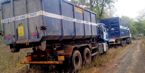 Bhopal: Packing of toxic waste of UK continues under the supervision of experts on the second day, 337 tons of