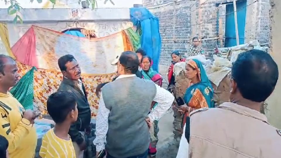 11th class student cuts her tongue to offer it to Lord Shiva