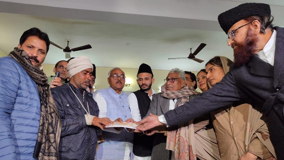 Sambhal violence Samajwadi Party delegation today to meet families of those who lost their lives in riot