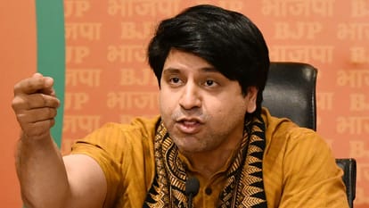 शहजाद पूनावाला।