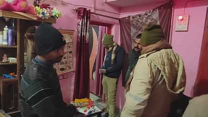 Amethi:Divya Agrahari's husband alleges loot of 30 Lakh Rupees in murder case.