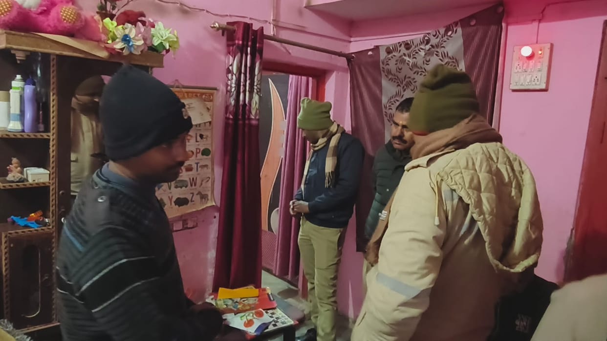 Amethi:Divya Agrahari's husband alleges loot of 30 Lakh Rupees in murder case.