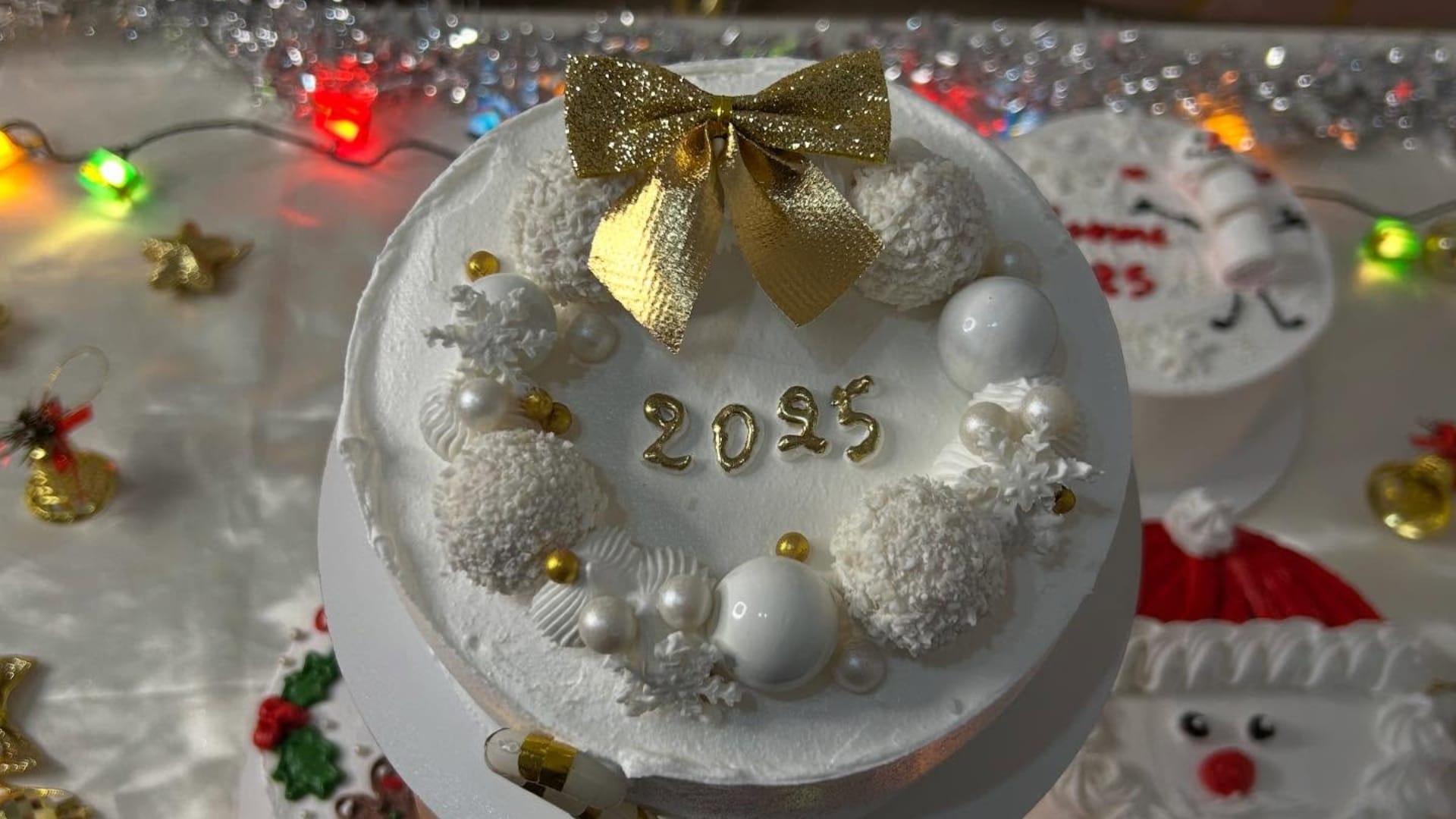 Happy New Year 2025 Cake Design Ideas See Latest Cake Photos Images