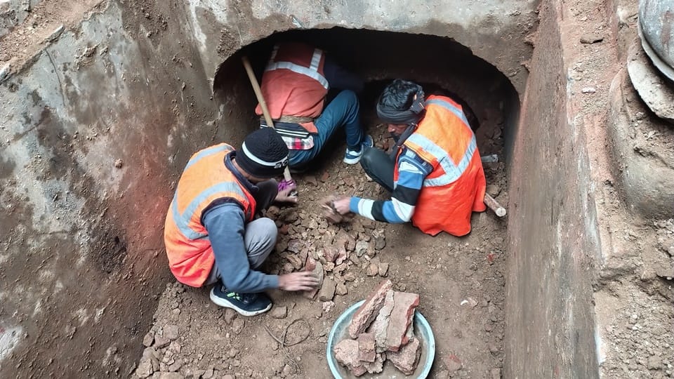 sambhal stepwell news gate of well was found broken on second floor of stepwell gas is not coming out now