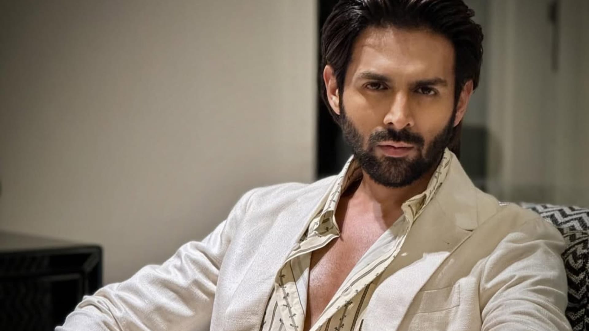 Kartik Aaryan charges 50 crore fees for Karan Johar film TMMTMTTM after he buys 2 new properties in Mumbai?