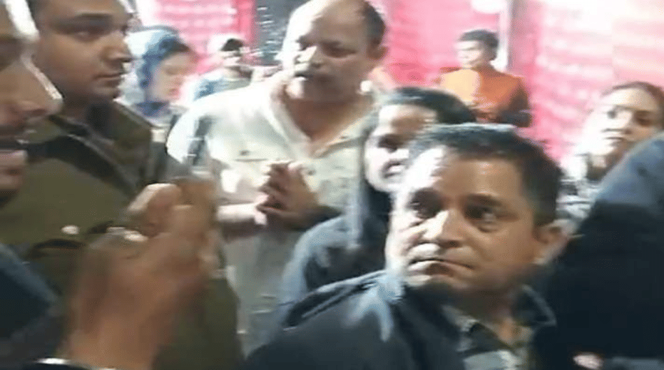 Indore News Ruckus at birthday party, youths threaten police